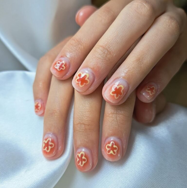 ผลงานทำเล็บเจล E.Farang nail พะเยา 15